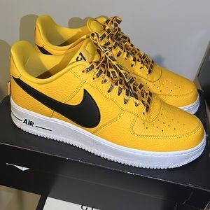 Nike Air Force 1 lightly worn Men SZ 9